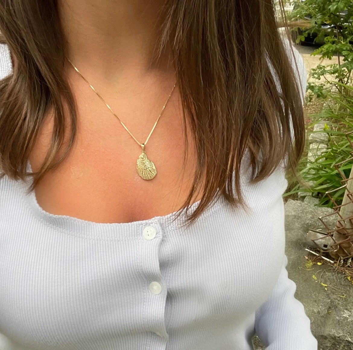 Gold oyster necklace deals